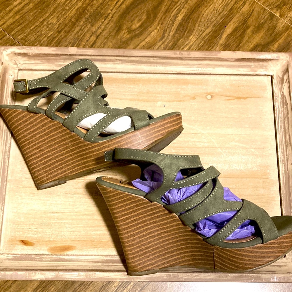 Strappy wedges